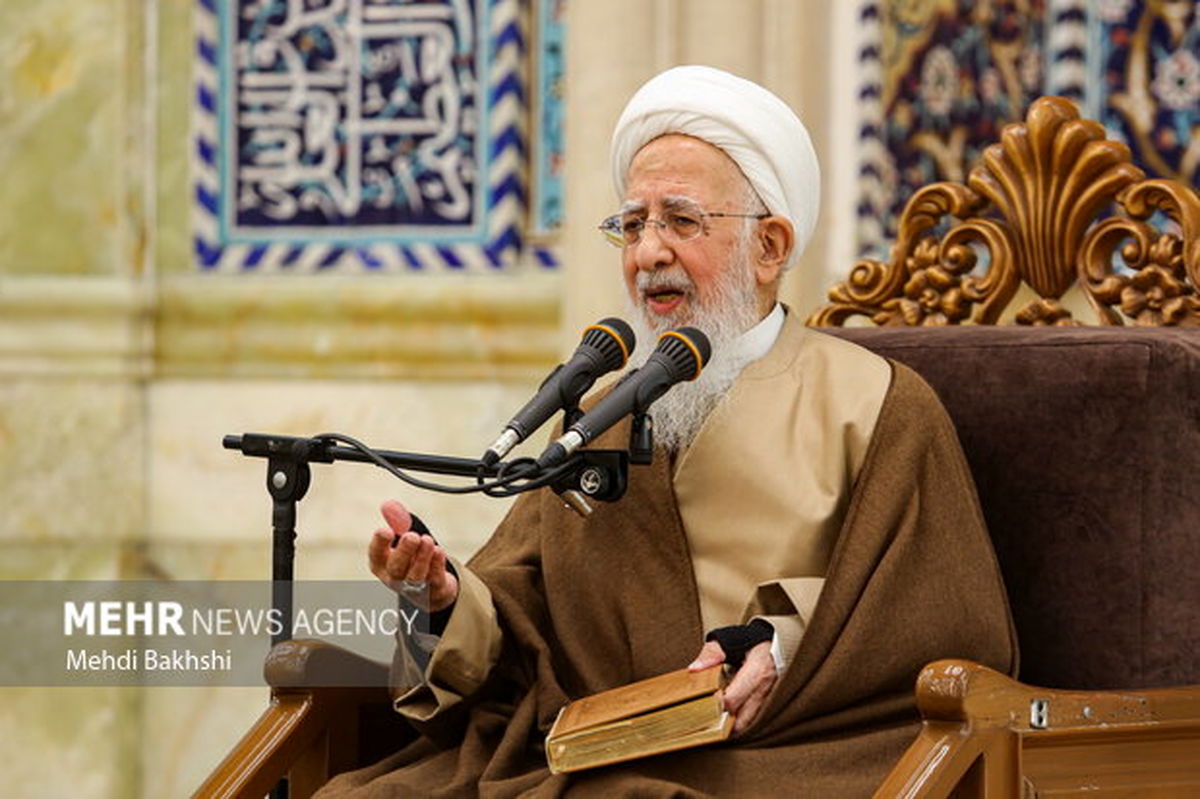 آیت الله جوادی: هر کسی برابر حق بایستد محکوم به هلاکت و شکست است