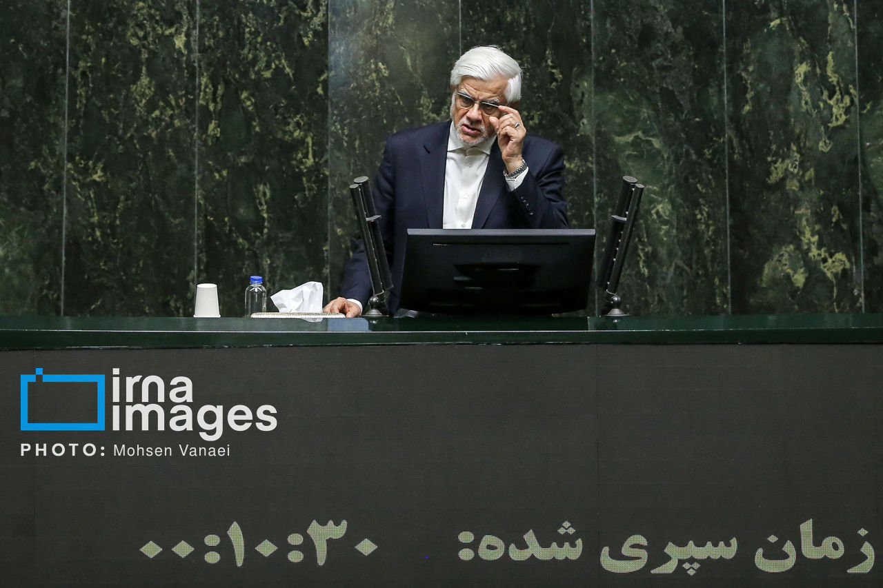 عارف: بخش هایی از برنامه هفتم نیازمند اصلاح است