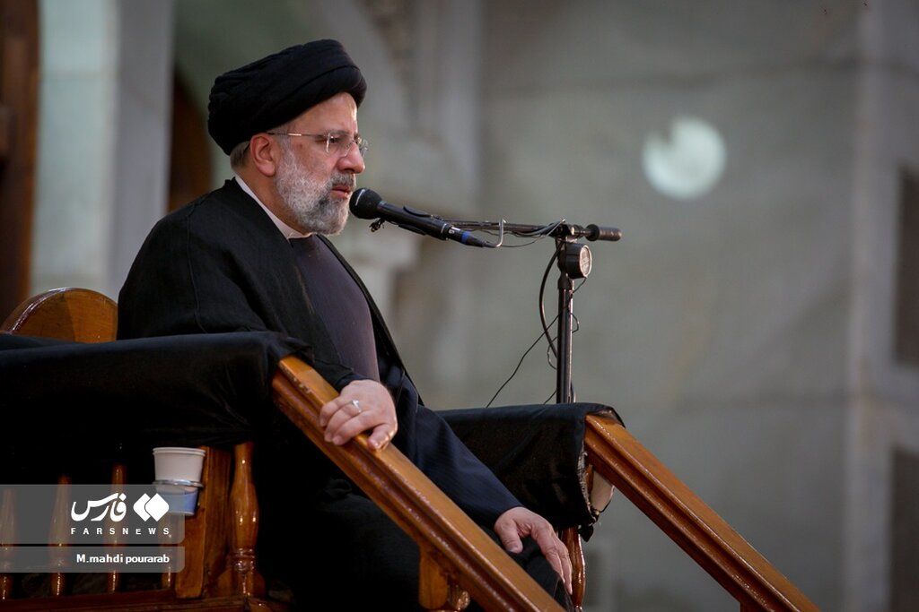 تصاویر: سخنرانی رئیس جمهور در مراسم احیا در حرم امام (ره)