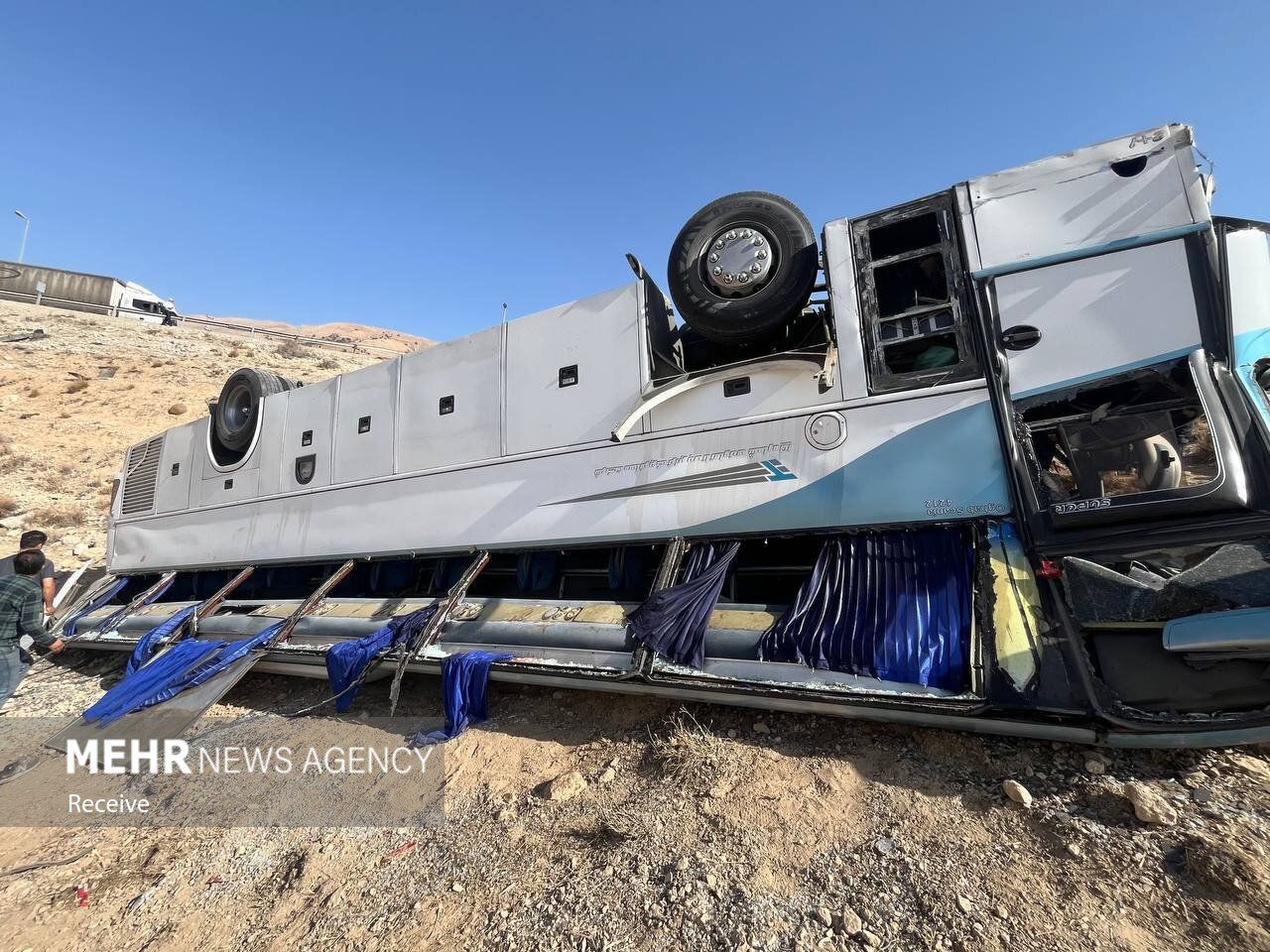 تصاویری از محل حادثه واژگونی اتوبوس در فیروزکوه