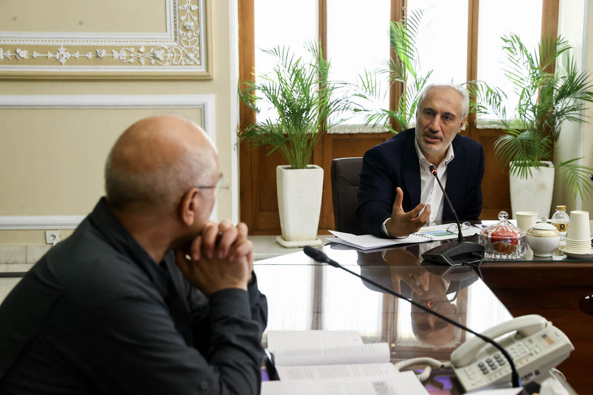 گزارش بخش خبری ۱۴ از نشست بررسی برنامهٔ هفتم پیشرفت با حضور  قالیباف