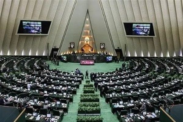 بررسی اعتراضات با حضور مسئولان وزارت کشور در کمیسیون امور داخلی