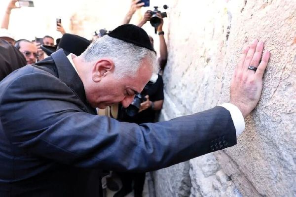 شلیک آخر بی بی سی به رضا پهلوی