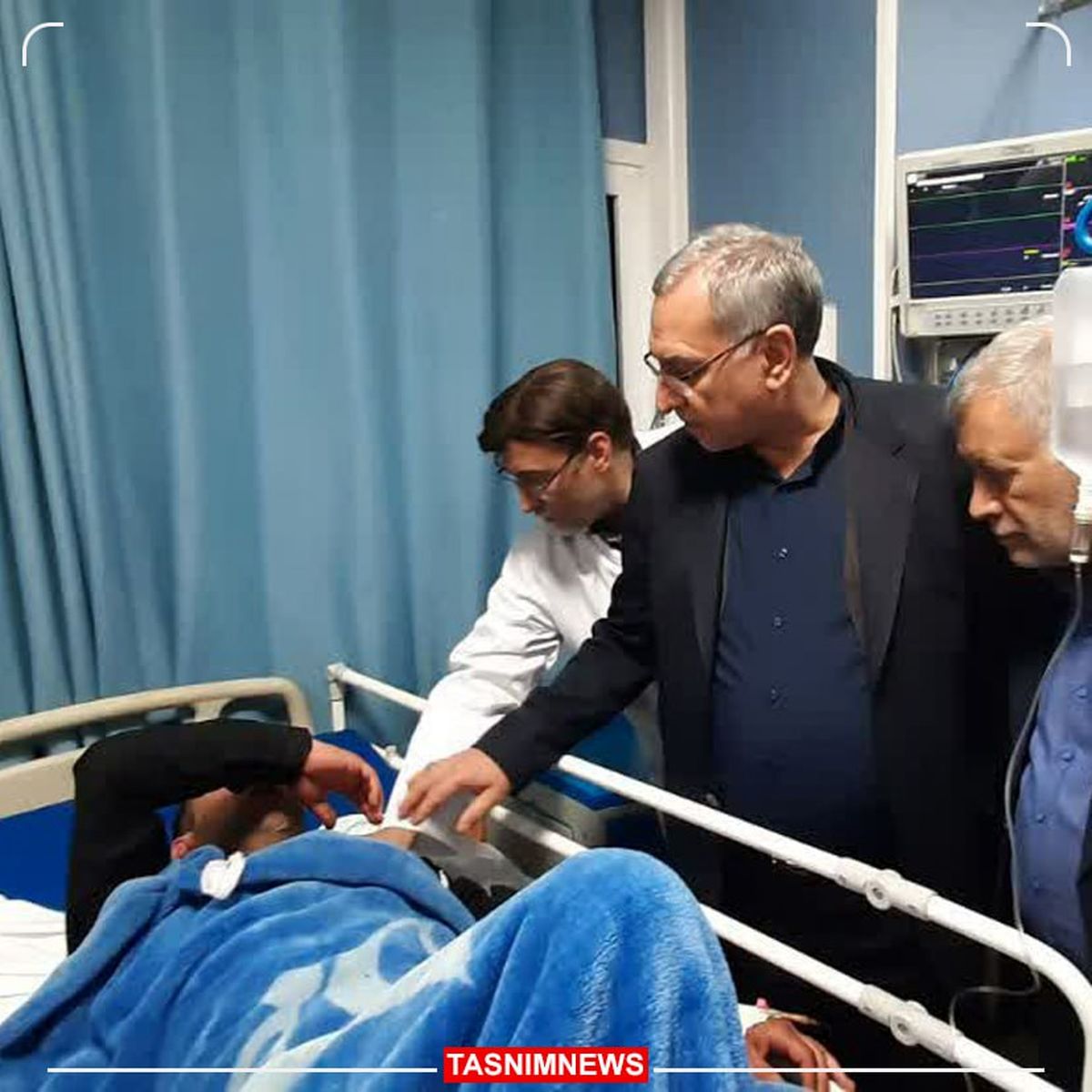 عیادت وزیر بهداشت از مجروحان حادثه تروریستی