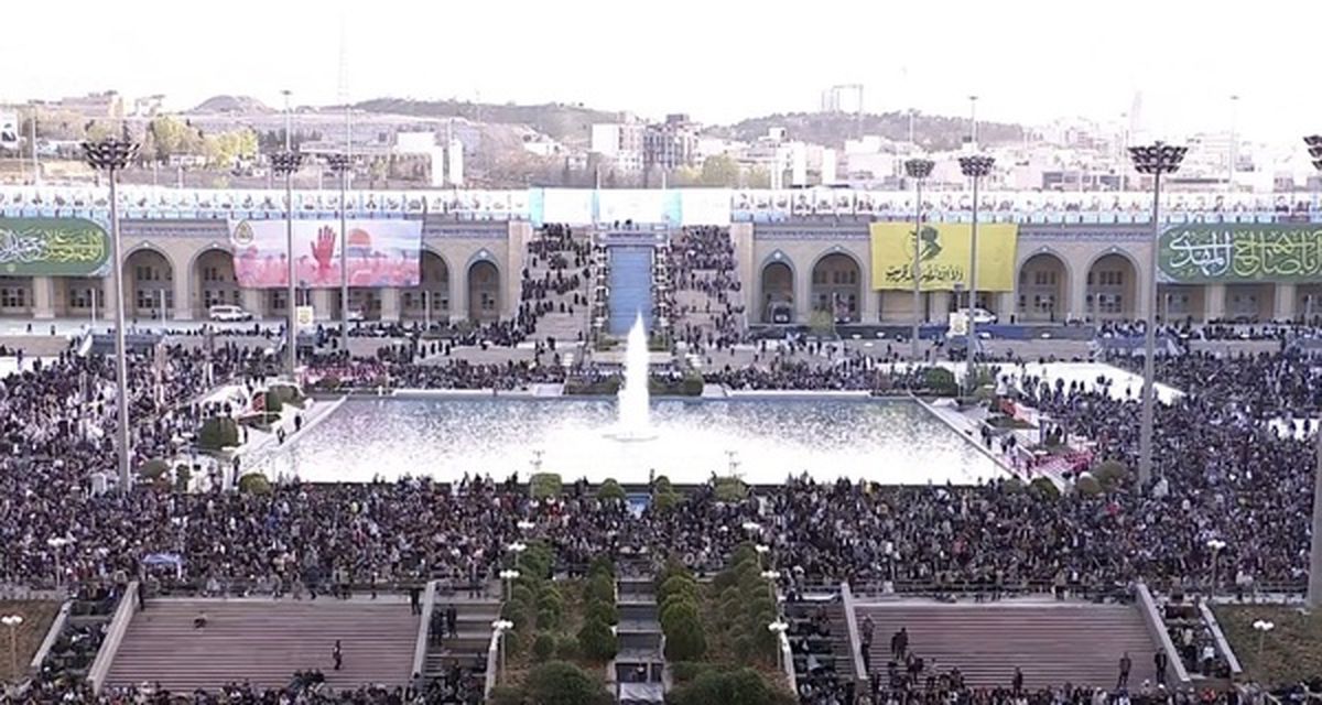  حضور مسئولین لشکری و کشوری در صفوف نماز عید فطر