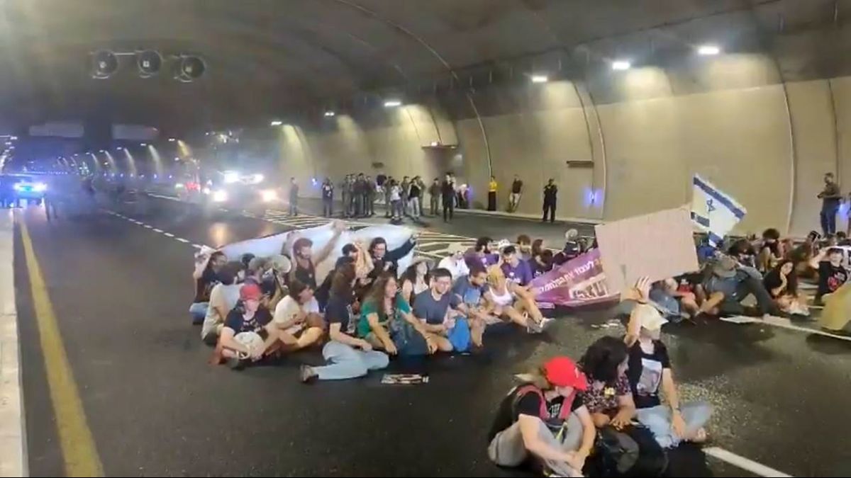 تصاویری از اعتراضات سراسری اسرائیل/ بازداشت ده‌ها نفر