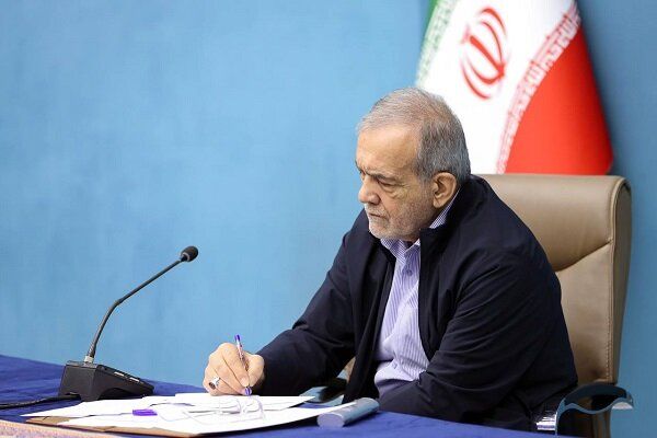 پزشکیان: حل ناترازی‌ نیازمند کمک مردم است