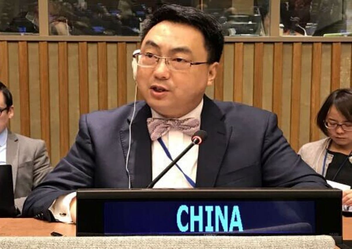 سفیر چین: آمریکا با لغو یکباره تحریم‌ها، گام نخست را بردارد