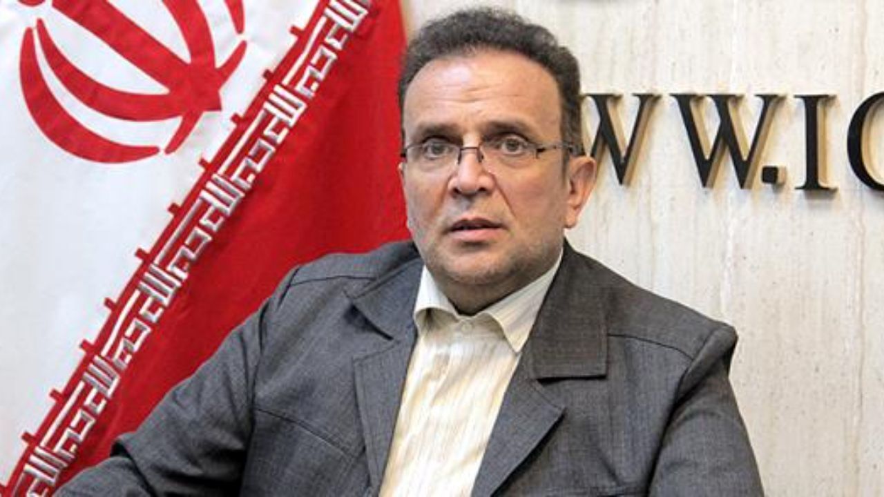 پیشنهاد یک نماینده: تشکیل قرارگاه جنگ با کرونا/یک ماه همه را واکسینه کنیم یا قرنطینه کنیم