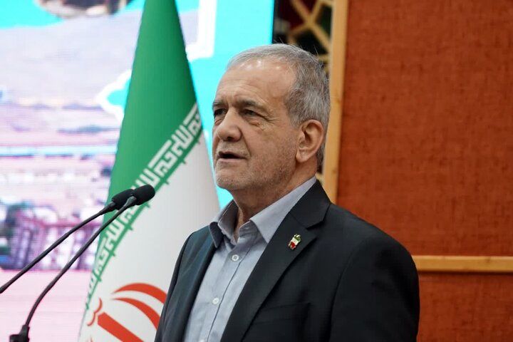 پزشکیان: حضور و همراهی زنان رشد مردان را تقویت می‌کند