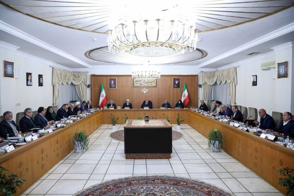 رئیس‌جمهور: بهبود معیشت مردم باید بر همه بخش‌ها تقدم داشته باشد