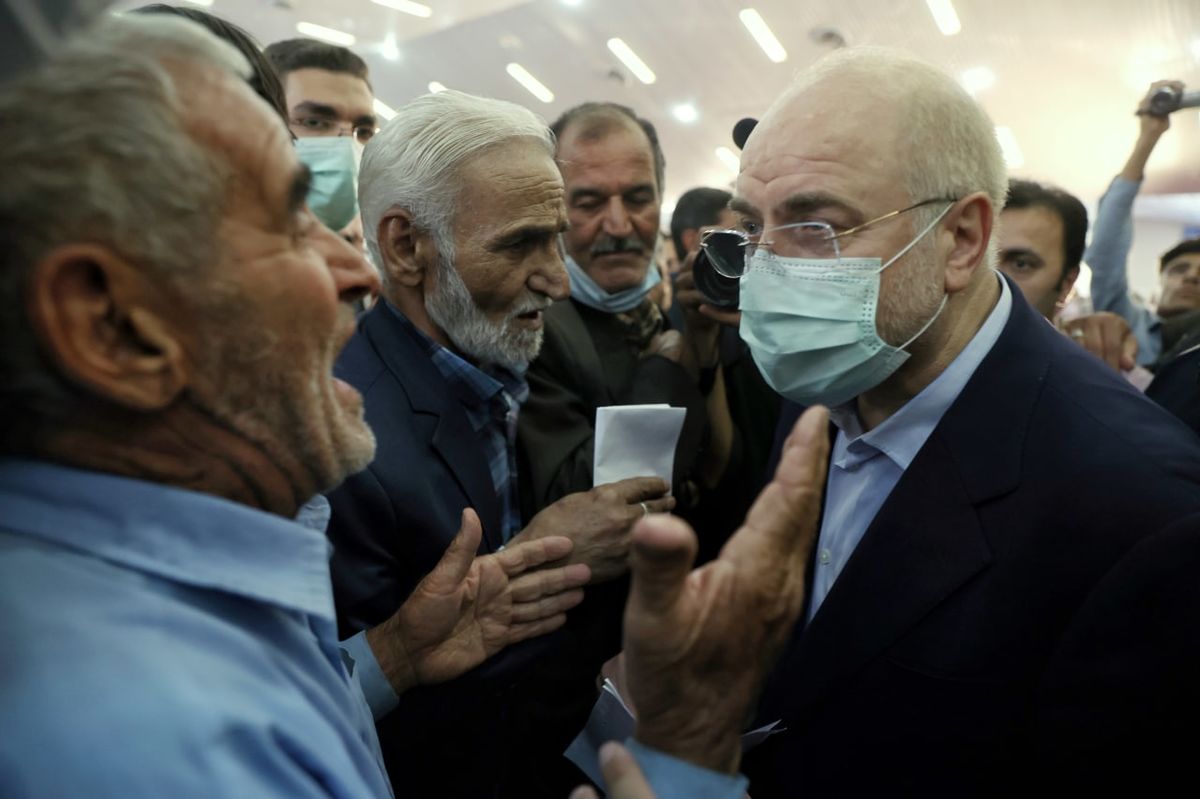 گفتگوی بی‌واسطۀ قالیباف با مردم شریف نهاوند در حاشیه یادواره شهدای این شهرستان