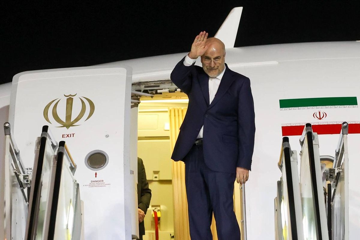 خوشامدگویی به رئیس مجلس کشورمان در بدو ورود به فرودگاه و مراسم استقبال توسط نایبرئیس مجلس ملی آذربایجان