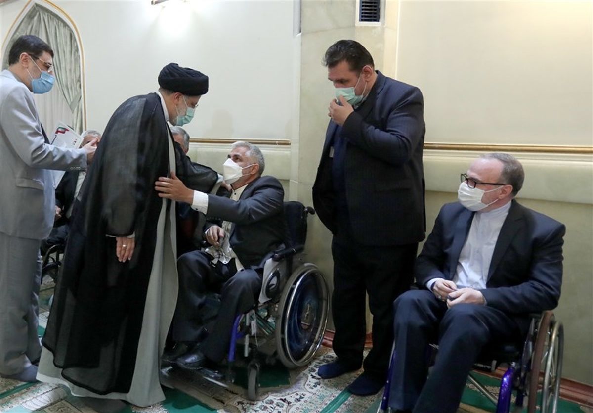 دیدار رئیسی با جمعی از جانبازان و خانوادههای آنان