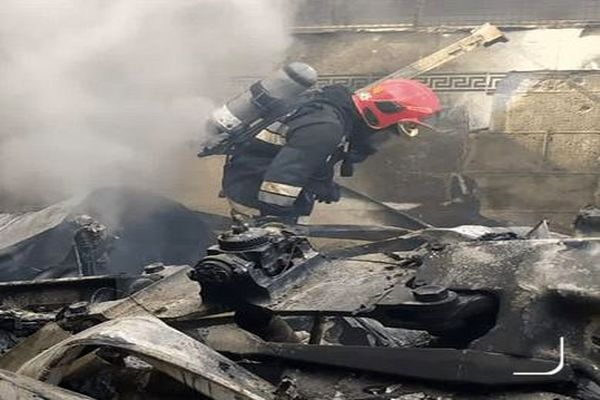 تصاویری از لاشه هلی کوپتر سقوط کرده | بازار تره بار اصفهان خاکستر شد