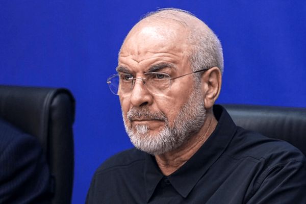 وقتی حرف از مذاکره می‌زنیم، شمشیرمان هم آماده است /مذاکره به معنای وادادگی نیست 