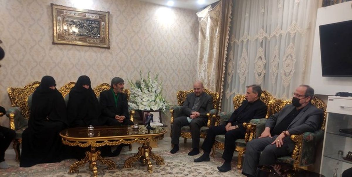 حضور سرزده قالیباف در منزل شهید معصومی +عکس