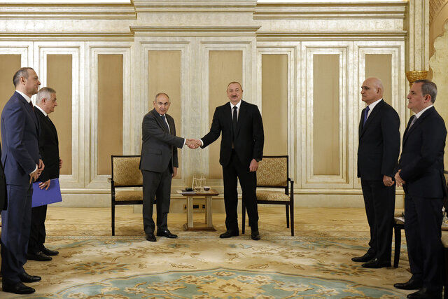 در دیدار پاشینیان و علی‌اف در امارات چه گذشت؟