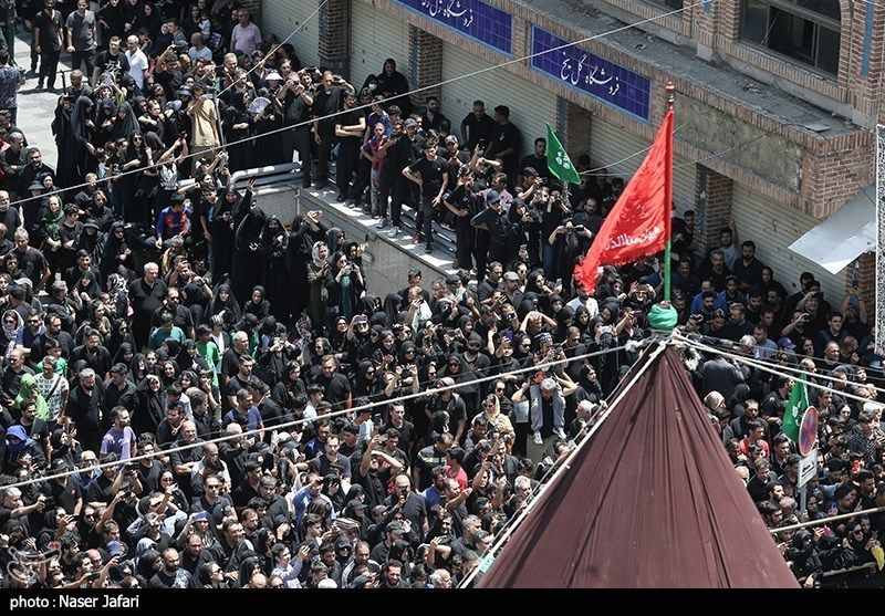 تصاویر: خیمه سوزان ظهر عاشورا - چهارراه گلوبندک تهران