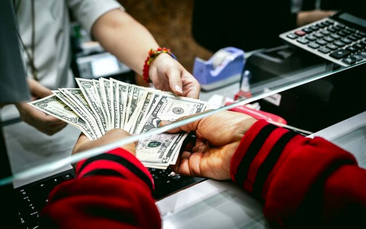 سرنوشت قیمت دلار در سال ۱۴۰۱/ دلار ۲۰ هزار تومانی در راه است؟