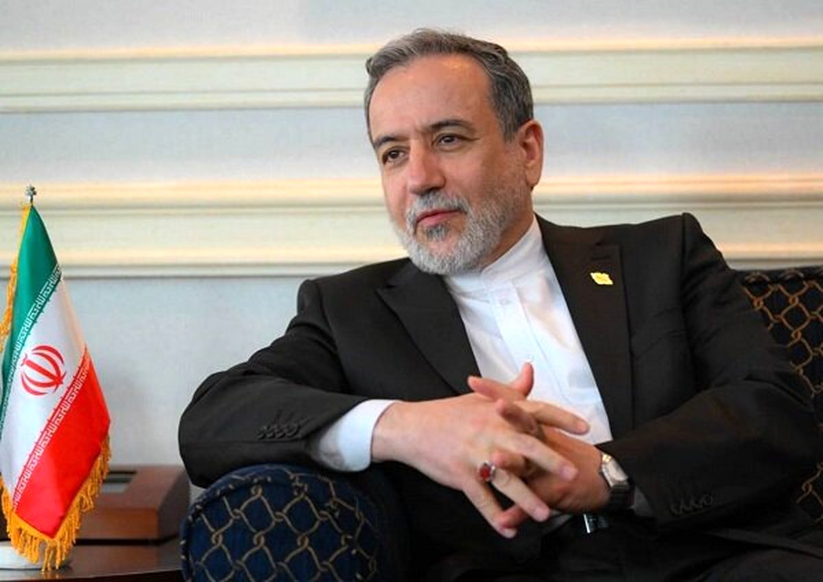 گفتوگوی جذاب با وزیر خارجه/ ماجرای هزاران کامنت برای عراقچی که به تازگی پدر شده