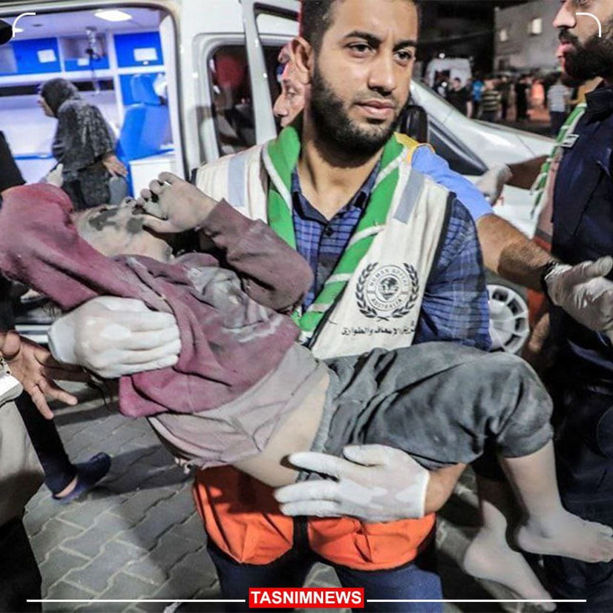 اشک های مجری العالم برای شهادت خانواده همکار خبرنگارش