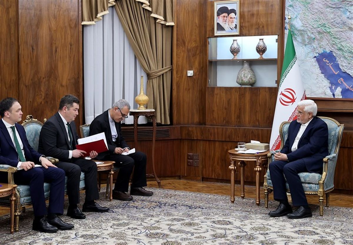 عارف: راهبرد ما توسعه روابط با قرقیزستان است