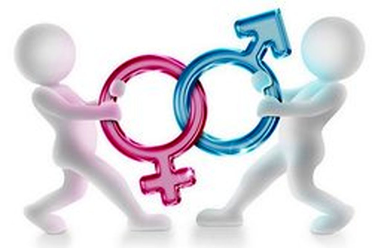 شوهرم با کفش و لباس و آرایش زنانه به خیابان می‌رود!