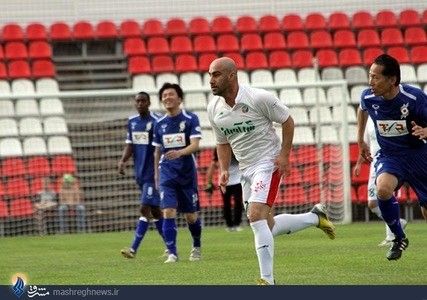 نقی معمولی پا به توپ شد/تصاویر