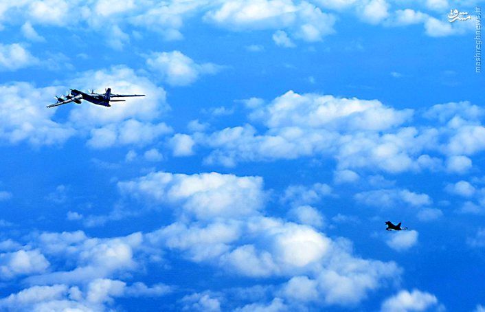 جنگنده‌انگلیسی به‌دنبال خرس‌روسی/عکس