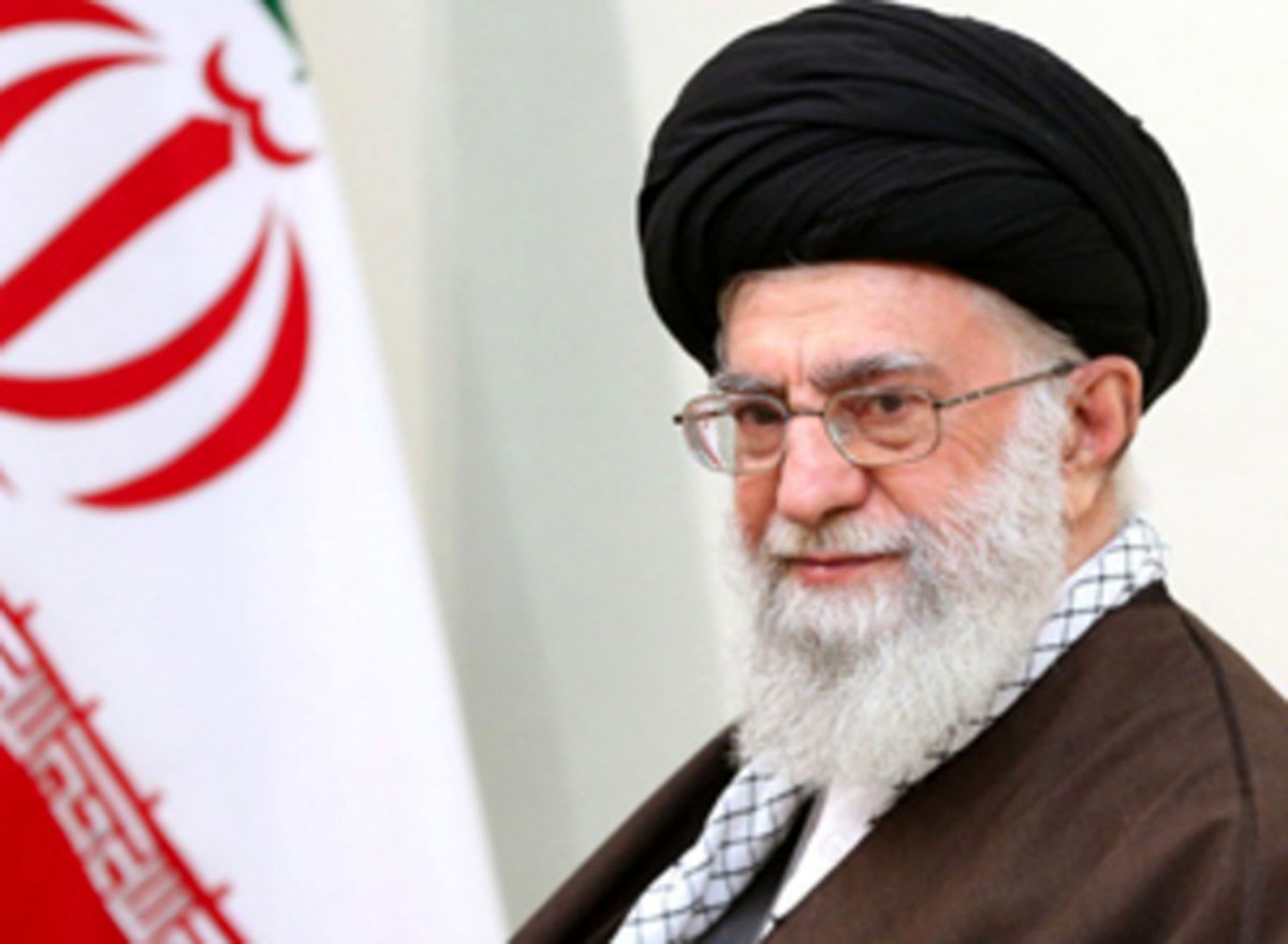 پاسخ رهبر انقلاب به پرسشی درباره ارتباط در دوران نامزدی