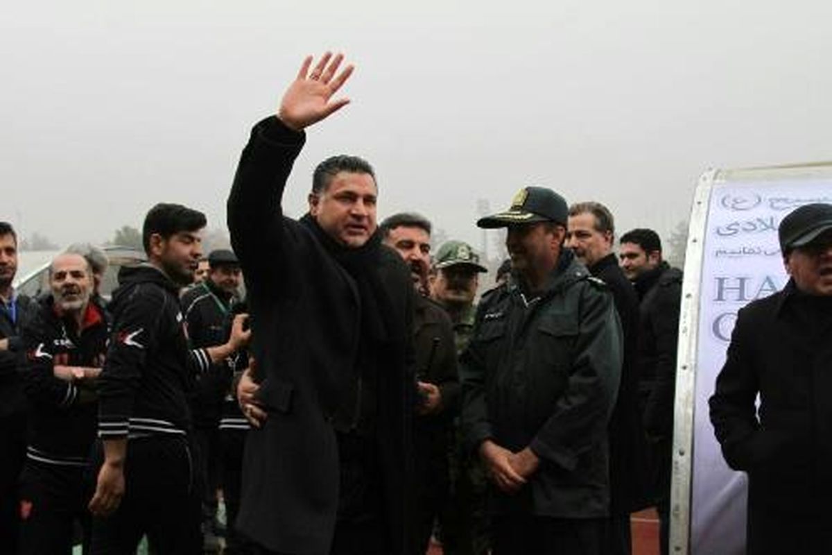 سنگ‌تمام تراکتوری‌ها برای علی‌دایی +عکس