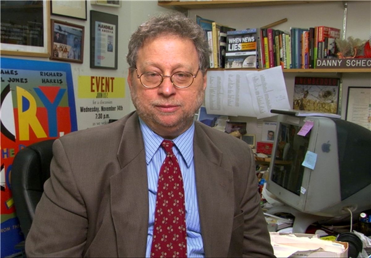 دنی شکتر: باید امپراطوری گستاخ آمریکا، به چالش کشیده شود