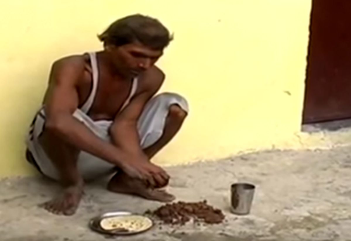 خوراک گِل؛ منوی مورد علاقه مرد هندی! +عکس