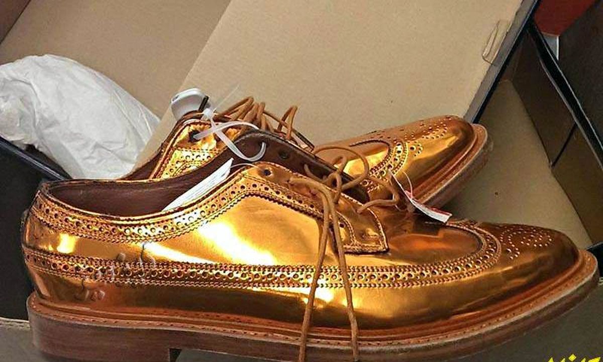 عکس: کفش با روکش طلا!؟