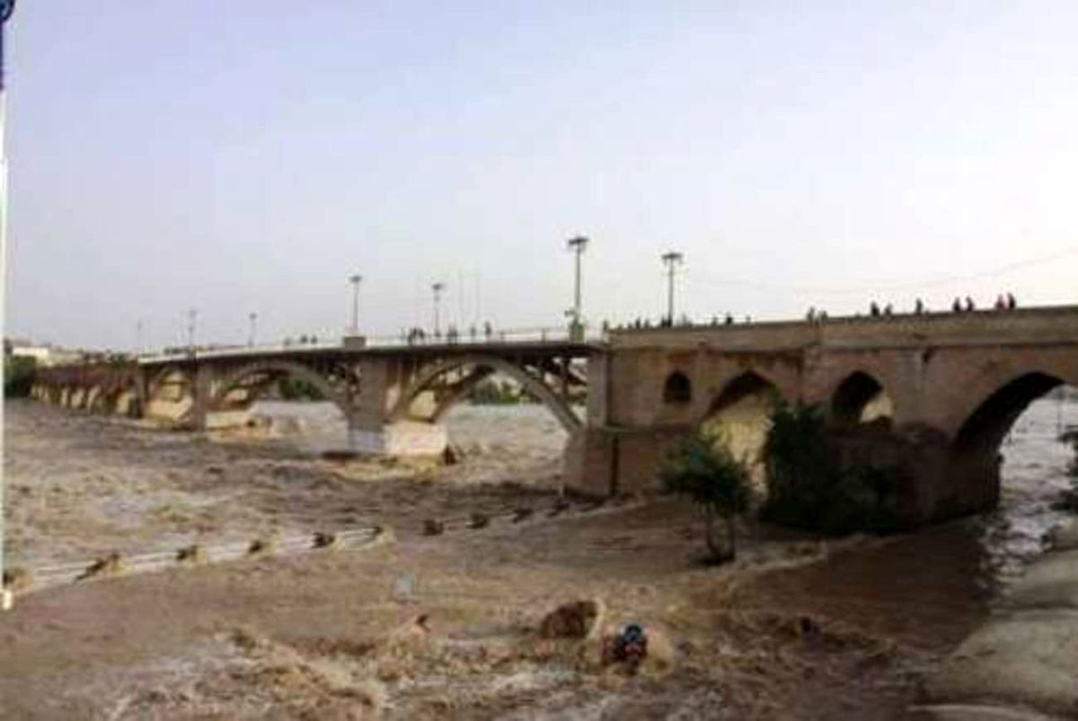 ﻿سیل به پل 1700 ساله دزفول آسیب زد +تصاویر