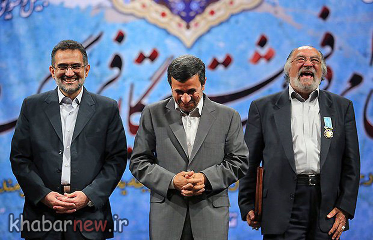 خجالت احمدی‌نژاد جلوی بازیگر مشهور/عکس