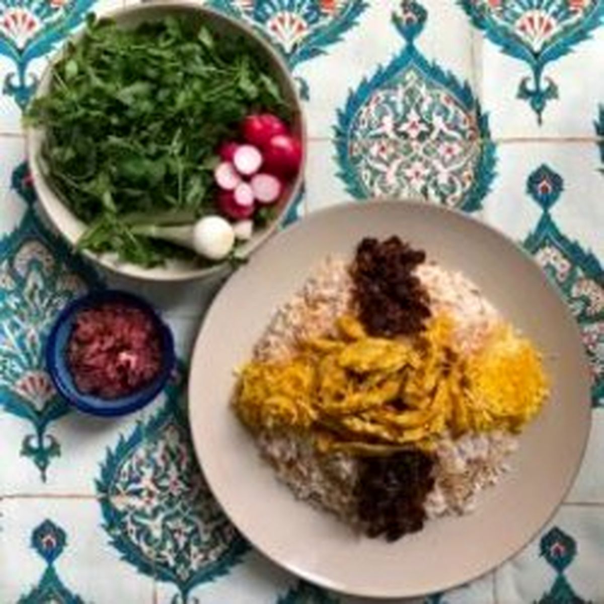 دستور پخت رشته پلو با مرغ به صورت مرحله‌ای