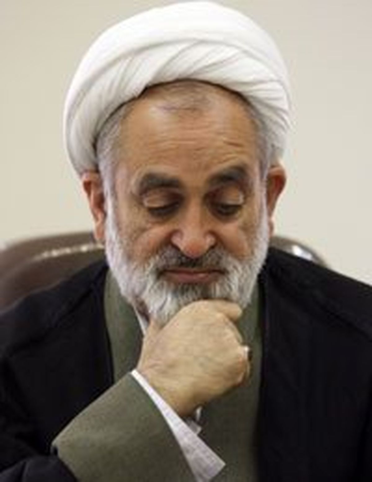 تهمت زنندگان خود ولع بیشتری برای انتخابات دارند/برخی جریان های سیاسی در زمین دشمن بازی می کنند
