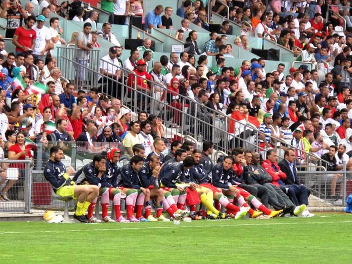 عکس/ پرستارهترين نيمکت تاريخ ملي