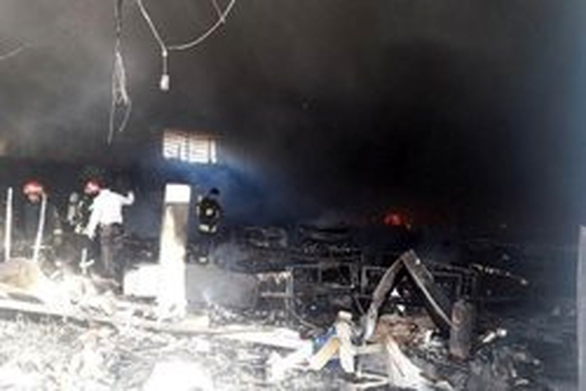 آتش در فروشگاه پوشاک رشت مهار شد