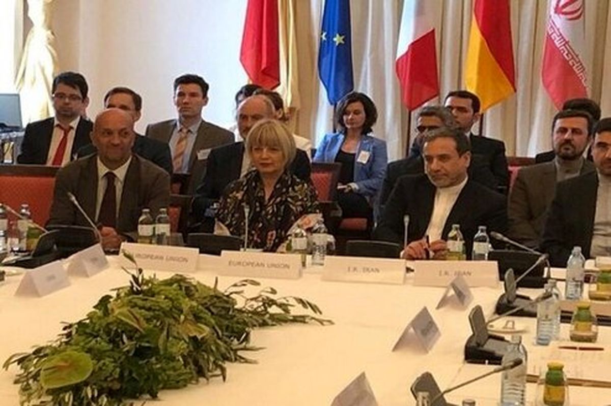 هلگا اشمید: گفتگوهایی حیاتی در جریان است