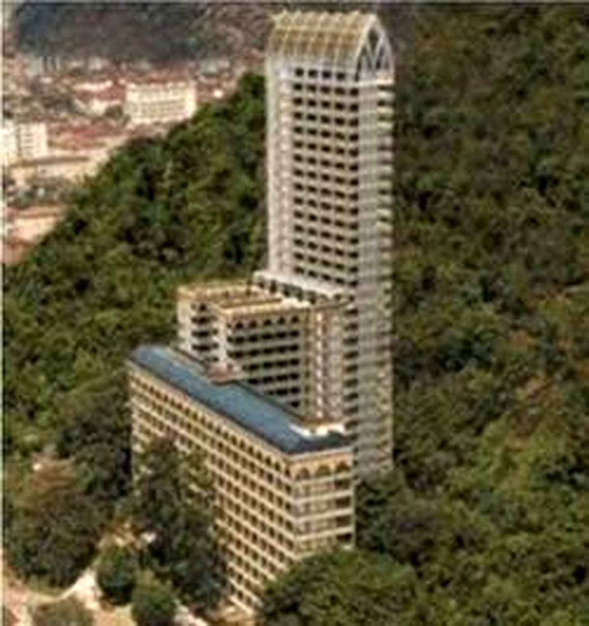 قبرستان‌هایی به شکل آسمان خراش! +عکس