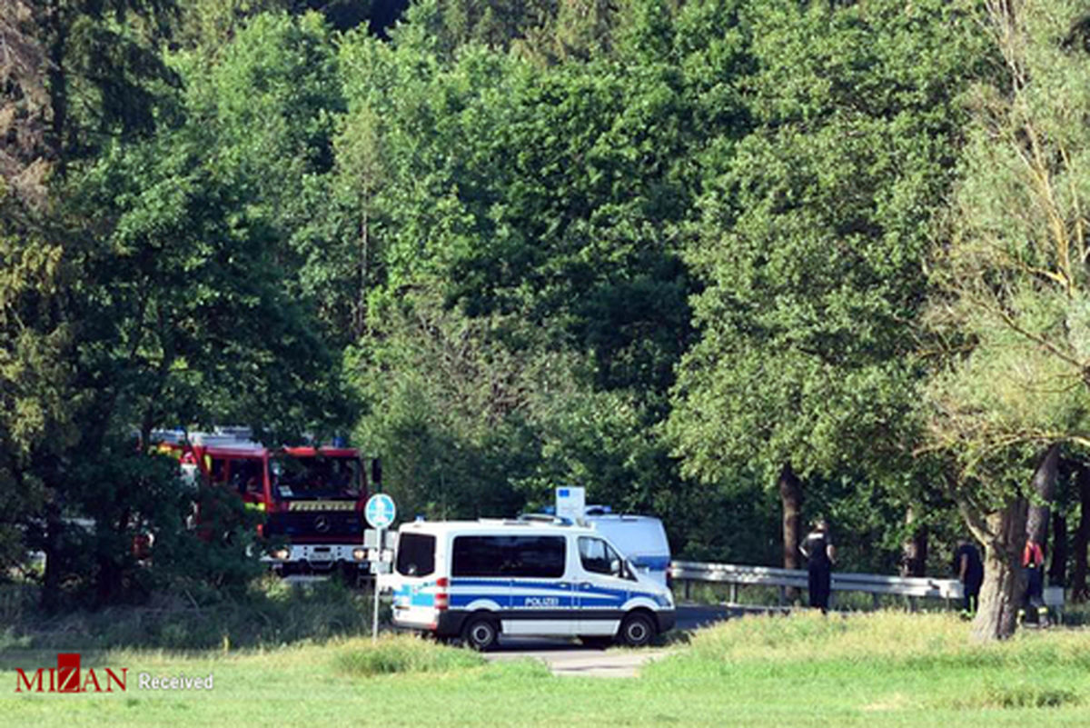 تصاویر: برخورد دو جنگنده در آلمان با یکدیگر