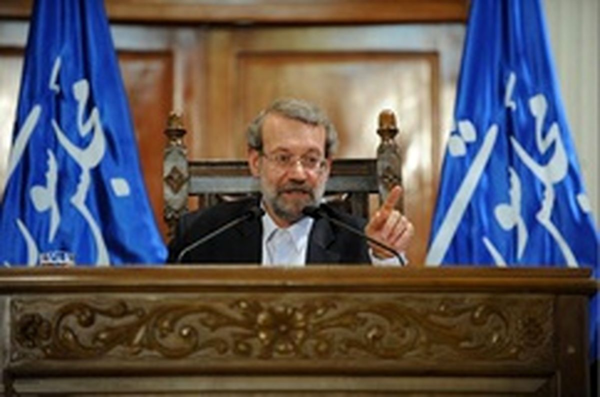 لاریجانی: با تابلوی "اعتدال" اشتباه نکنیم