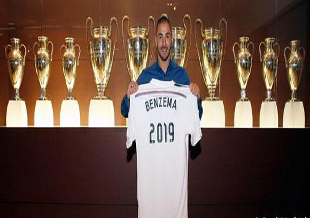 تمدید قرارداد بنزما با کهکشانی‌ها/عکس