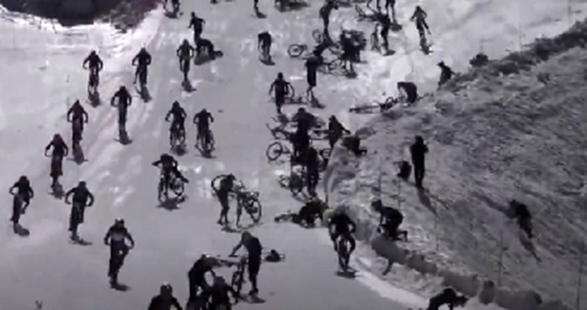 فیلم: سقوط وحشتناک دوچرخه سواران در قله آلپ