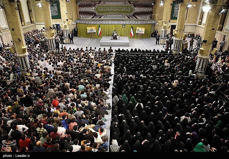 حاشیه‌نگاری دیدار رهبر انقلاب با دانش‌آموزان