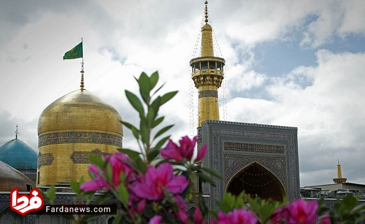 ۳ لحظه زیبا و ماندگار از لحظه سال تحویل در حرم امام رضا(ع)