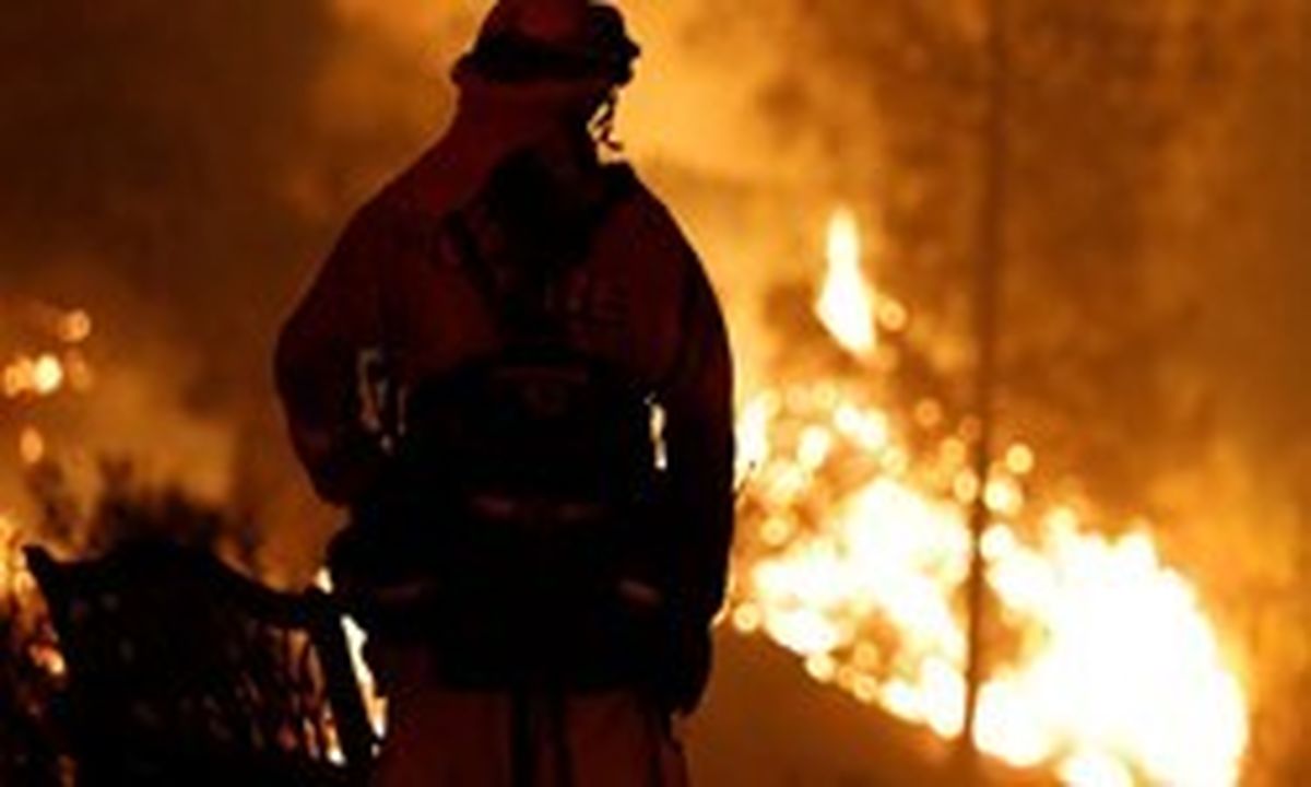 کالیفرنیا بعد از ۳ هفته هنوز می‌سوز‌د